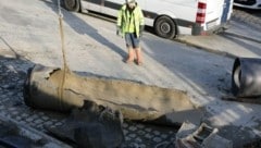 So sieht das geborstene Wasserrohr in der Demuthgasse aus. (Bild: Karl-Otto Endlicher)