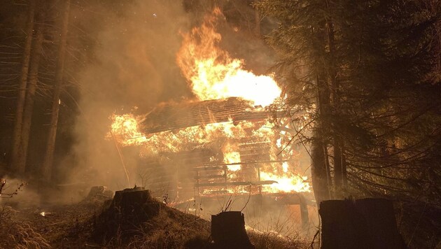 Ein Zeuge bemerkte von der anderen Talseite das Feuer und schlug Alarm! (Bild: FF Kirchbach)