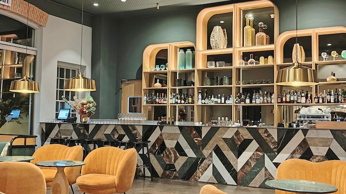 In das Restaurant Tryn auf der Steenberg Farm kommen nicht nur Genießer, die im Hotel wohnen - ...