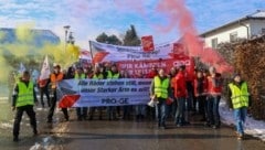 Die Metaller trafen sich zu einem Marsch in Lengau (OÖ). (Bild: Scharinger Daniel)