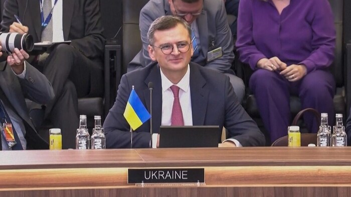 Die Außenminister der NATO-Staaten tagten mit dem ukrainischen Amtskollegen Dmytro Kuleba.