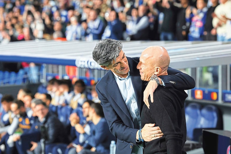 Die Teams der Cheftrainer Alguacil (links) und Struber trennten sich „freundschaftlich“ torlos. (Bild: EPA)