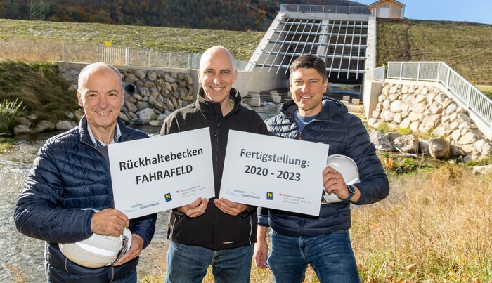 Verbandsobmann Andreas Ramharter mit Geschäftsführer Stefan Fischer und Robert Nock vom Land ...