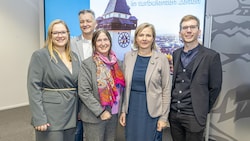 Präsentierten das neue Grazer Budget: Daniela Schlüsselberger, Manfred Eber, Elke Kahr, Judith Schwentner und Robert Krotzer (von links). (Bild: Foto Fischer)