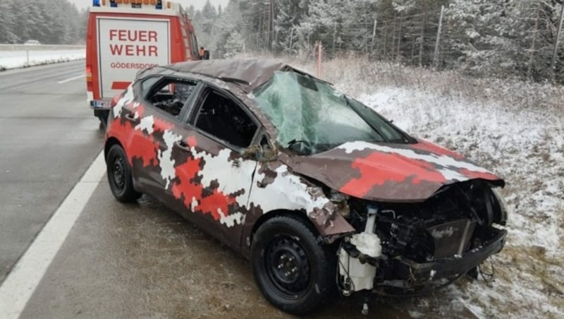 Die abgefahrenen Winterreifen führten auf der mit Schneematsch bedeckten Südautobahn zum Unfall. (Bild: FF Gödersdorf)