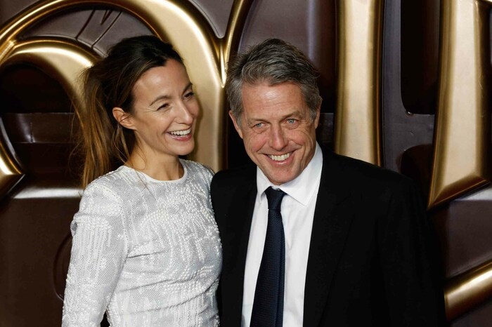 Hugh Grant und Anna Eberstein bei der Premiere von „Wonka“.