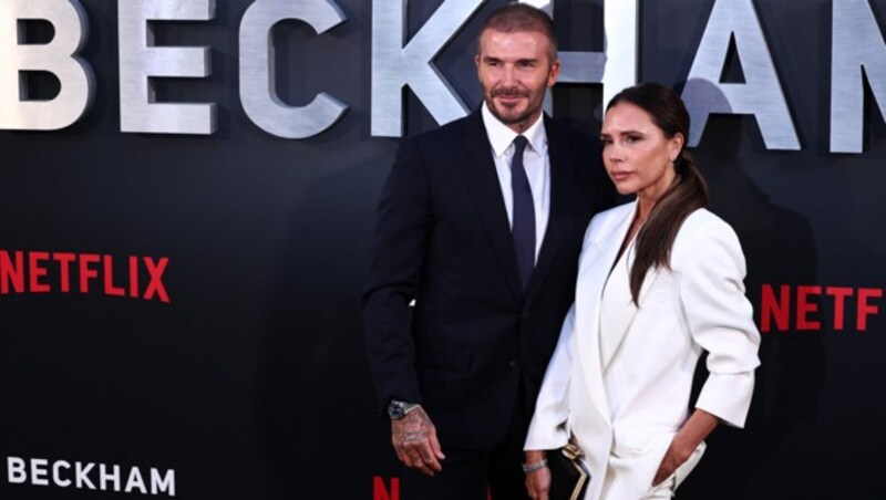 Victoria Beckham an der Seite ihres Mannes David (Bild: APA/AFP/HENRY NICHOLLS)