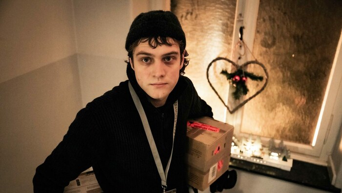 Milan Strasser wird beim Austragen von Geschenken ermordet.