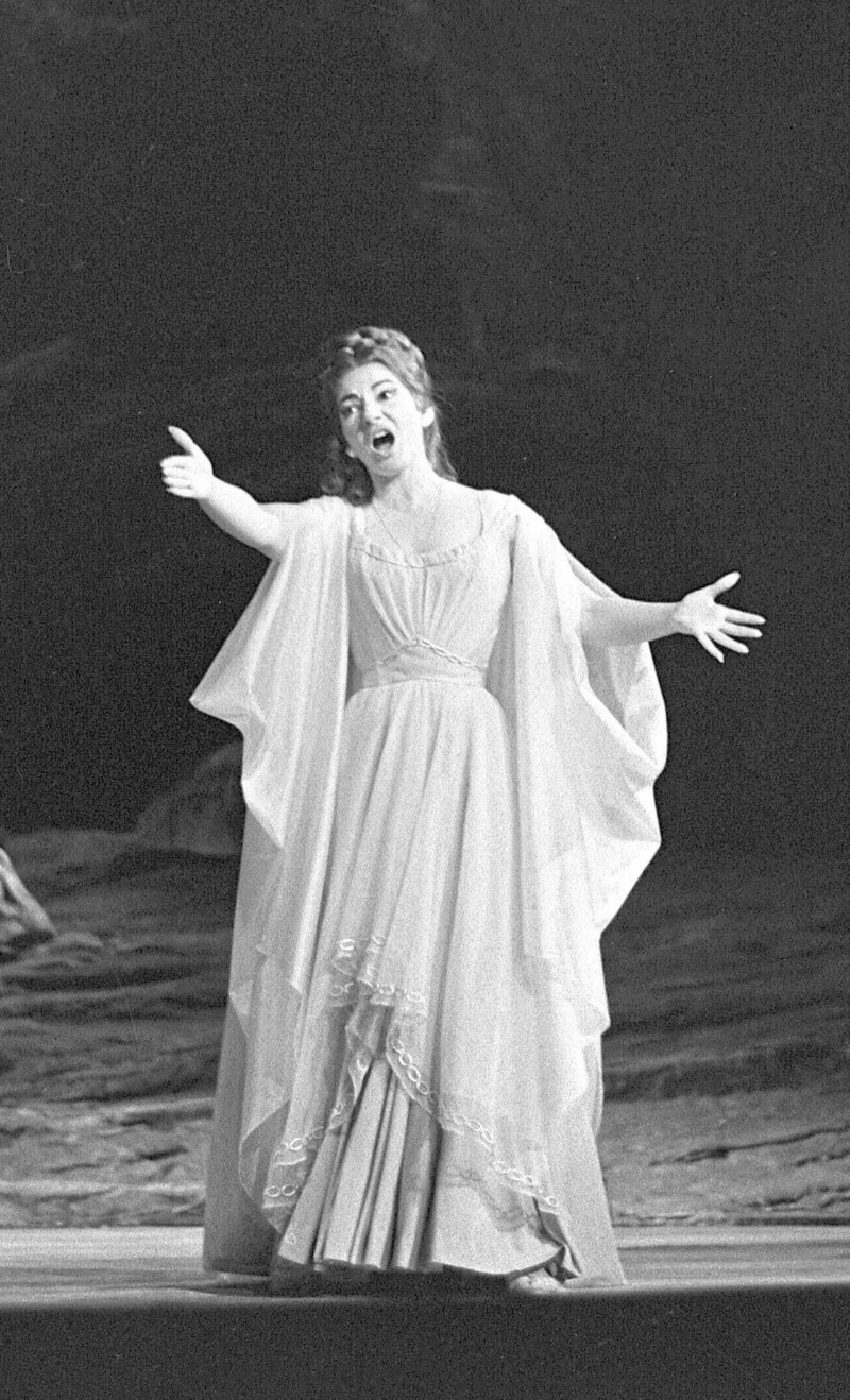 „Casta Diva“: Standing Ovations für Maria Callas als Bellinis Norma am 23. Mai 1964 in der Pariser Oper (Bild: - / AFP / picturedesk.com)