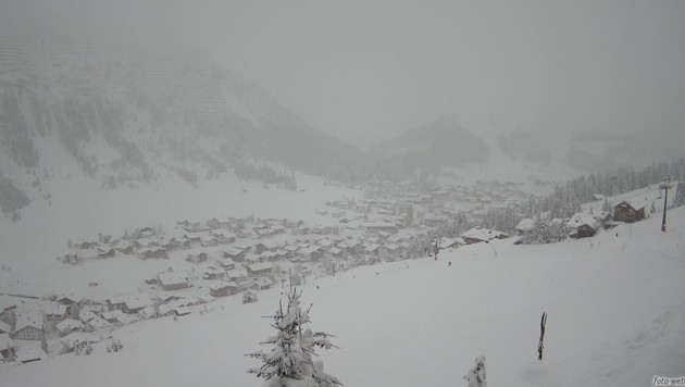 In Lech erfreute sich die Skifahrer am Pulverschnee. (Bild: foto-webcam.eu)