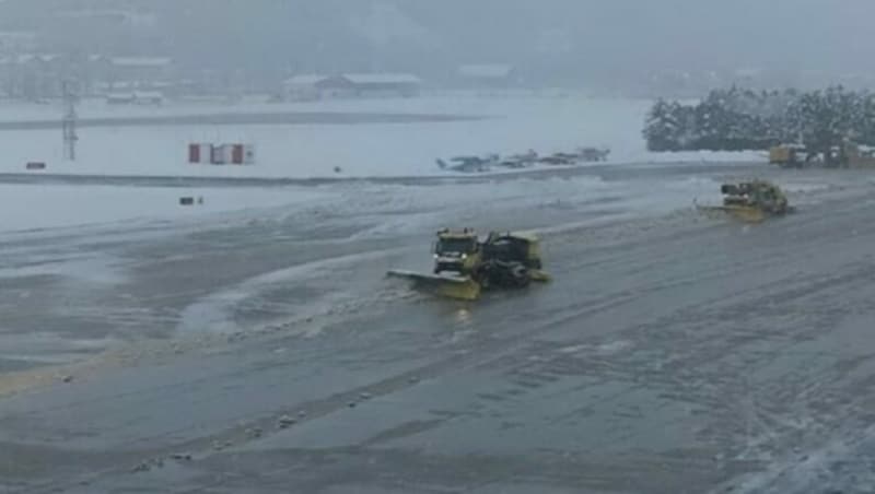 Auch der Flugverkehr ist betroffen. (Bild: Flughafen Innsbruck)