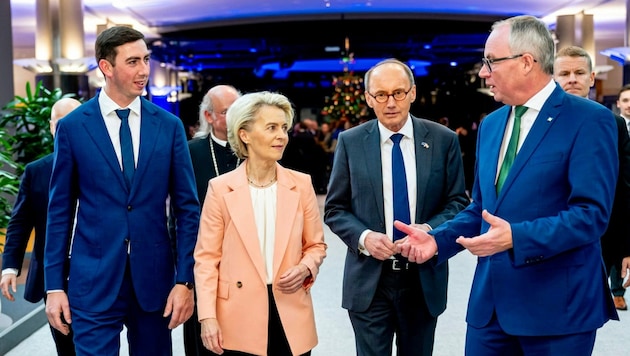 Kommissionspräsidentin Ursula von der Leyen sprach mit der niederösterreichischen Delegation über ihre Anliegen. (Bild: Imre Antal)