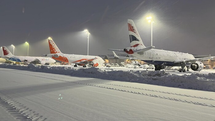 Der Winter hatte den Münchner Flughafen fest im Griff.