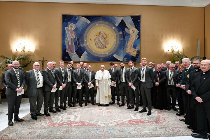Der Papst im Kreise der Schotten.