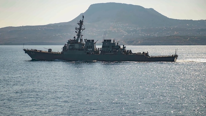 Ein US-Kriegsschiff im Roten Meer