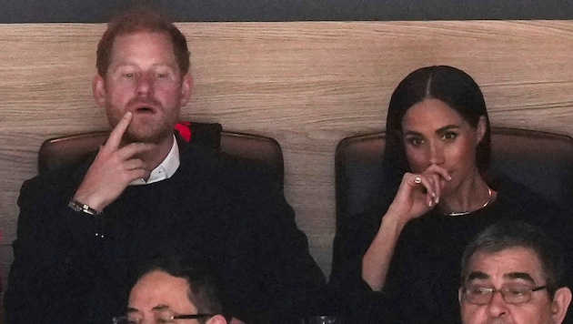 Prinz Harry und Herzogin Meghan sind in Großbritannien derzeit nicht besonders beliebt.  (Bild: APA/Darryl Dyck/The Canadian Press via AP)