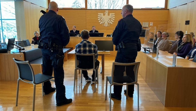 Der Angeklagte am Montag im Leobener Gerichtssaal (Bild: Hannes Baumgartner)