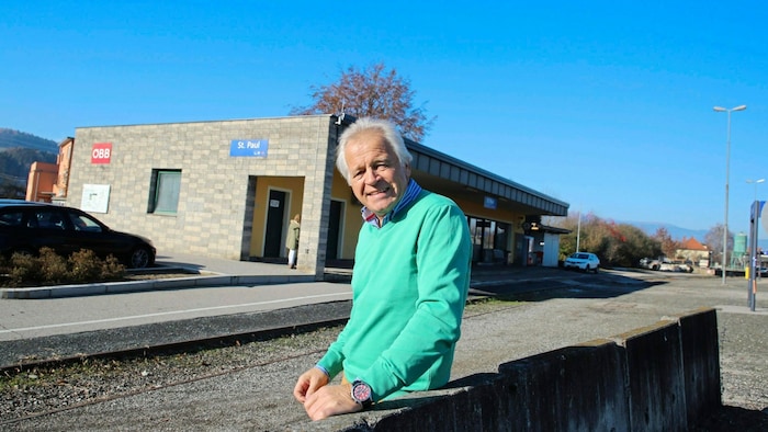 Altbürgermeister Hermann Primus hat lange um Erhalt des alten Bahnhofes gekämpft. Er ist leider ...