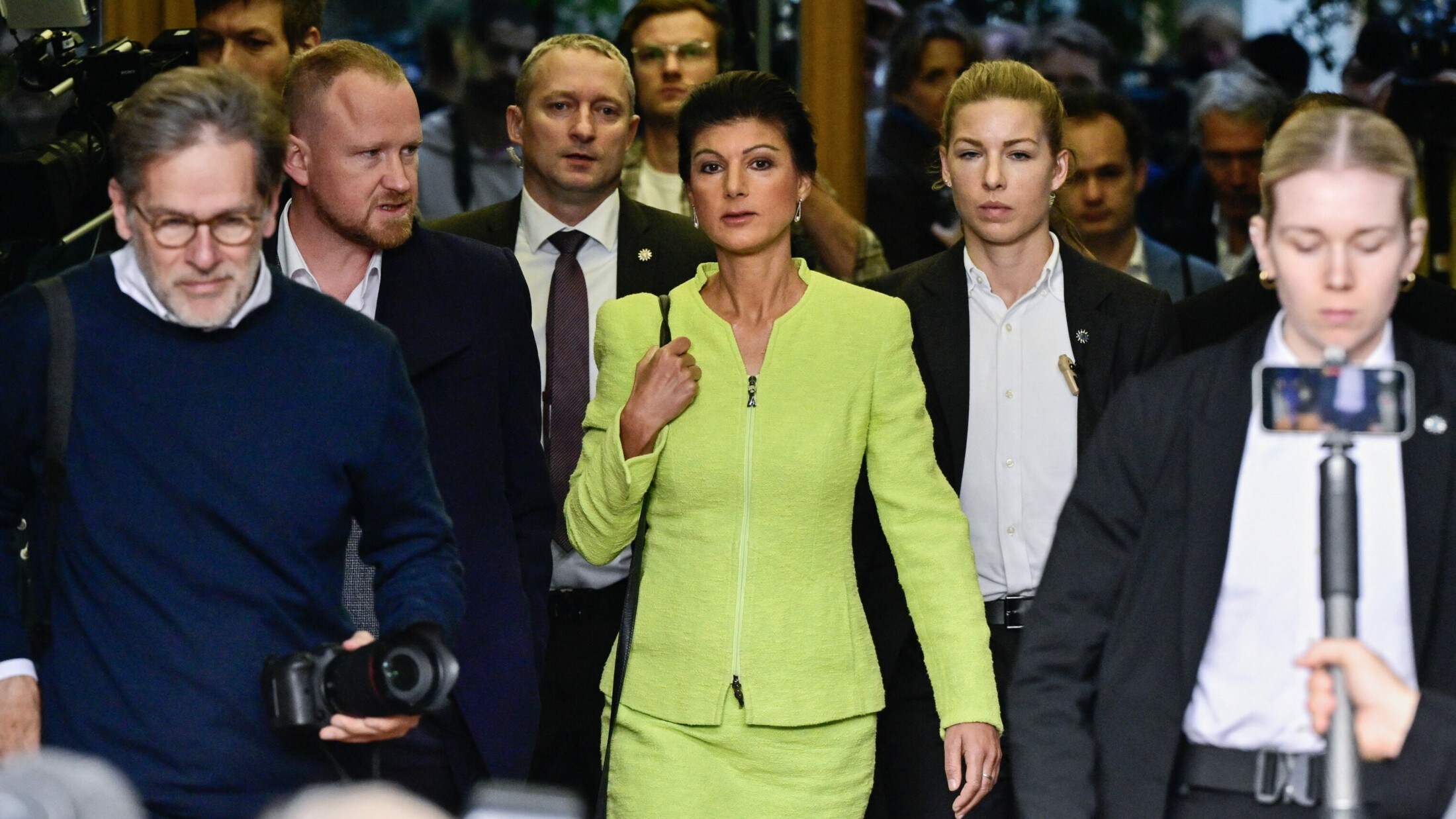 Bündnis Wagenknecht - BSW-Partei Will Bald Im Bundestag Platz Nehmen ...