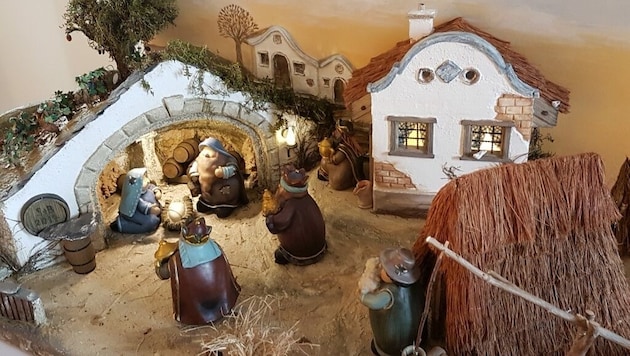 Eine burgenländische Weihnachtskrippe mit Original-Figuren von Gottfried Kumpf. (Bild: Krippenfreunde Pinkafeld Südburgenland)