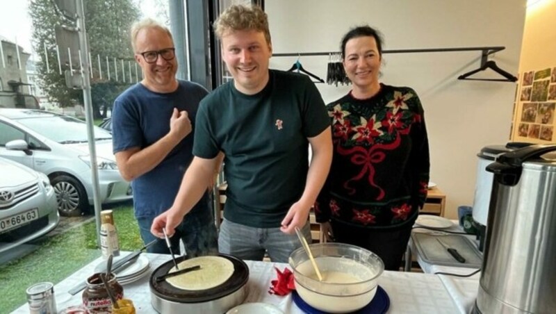 Peter Weiskopf mit Florian Eberle und Martina Mader luden zu Pancakes ein. (Bild: sos)