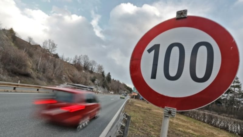 Zum Aus des Luft-100ers auf der A10 beauftragte das Land Gutachten. (Bild: Birbaumer Christof)