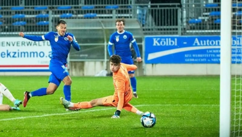 SKU-Goalie Elias Scherf hatte im Herbst oft das Nachsehen, muss zum Bundesheer (Bild: GEPA pictures/ Kevin Hackner)