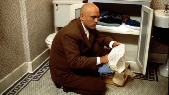 In „Being John Malkovich“ parodiert sich John Malkovich selbst.