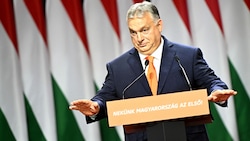 Orbán will die Ukraine-Pläne der EU klein halten. (Bild: AFP)