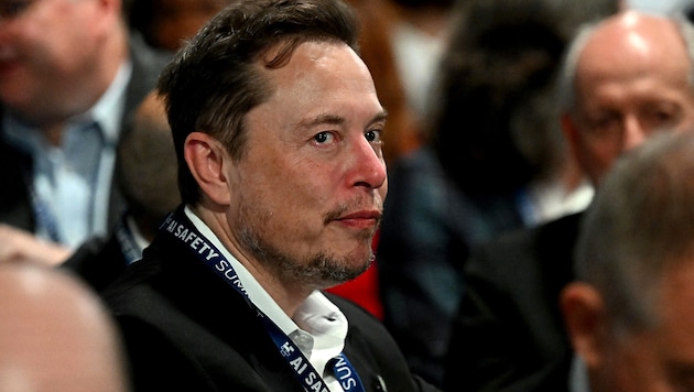 Tesla-főnök Elon Musk (Bild: APA/AFP/POOL/Leon Neal)