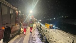 Lkw-Absturz in Stegenwald (Bild: RK Salzburg)