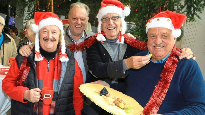 Charly Kaiser, Bürgermeister Martin Treffner, Dieter Schwanter und Otto Lobenwein engagieren ...