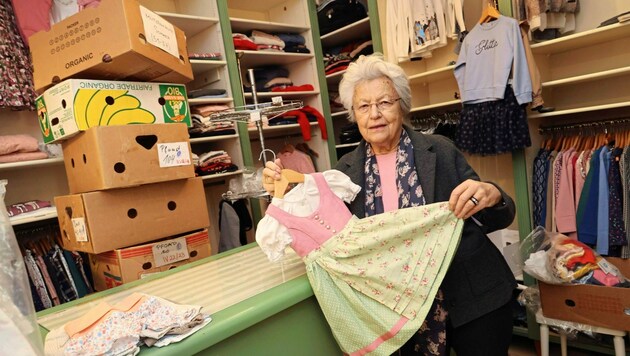 Margarethe Zaunschirm hat das Geschäft geprägt: 60 Jahre lang stand sie im Laden am Grazer Franziskanerplatz. (Bild: Christian Jauschowetz)