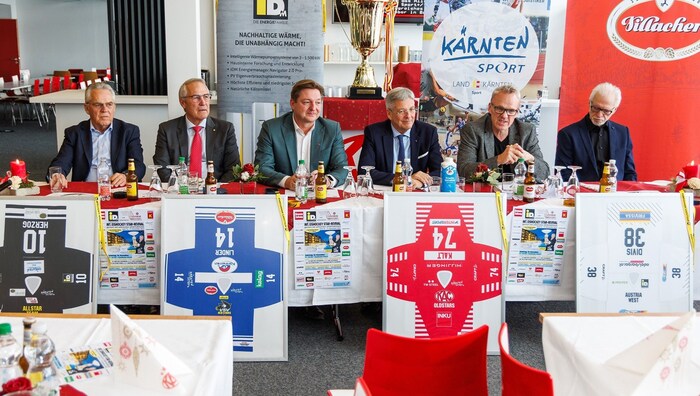 Österreichs langjähriger Eishockeypräsident Dr. Dieter Kalt, Deutschlands Eishockey-Ikone Alois ...