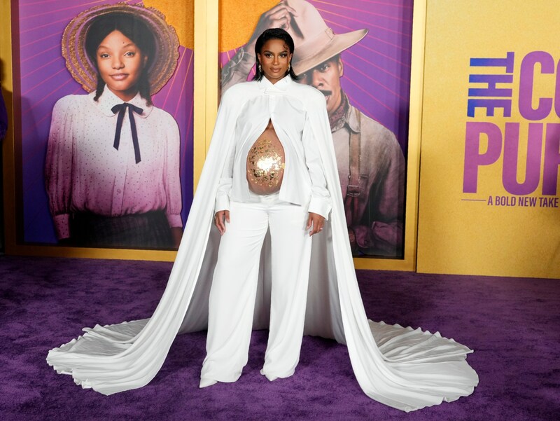 In ihren All-White-Look zog die Sängeirn alle Blicke auf sich. (Bild: Chris Pizzello/Invision/AP)