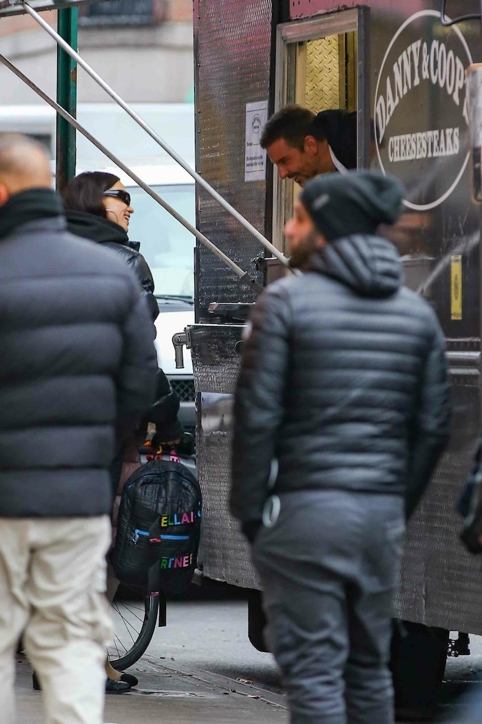 Seinhe Ex-Partnerin Irina Shayk besuchte den Schauspieler mit ihrer gemeinsamen Tochter Lea. 