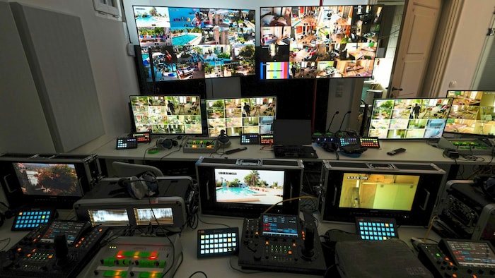„Big Brother“ - pardon, „Match in Paradise“ is watching you. 