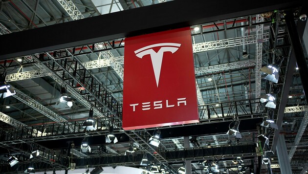 Der Machtkampf der Gewerkschaften gegen Tesla tobt weiter. (Bild: THINK b - stock.adobe.com)