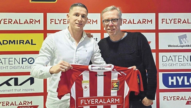 Neuzugang Salko Mujanovic (li.) mit Sportdirektor Peter Stöger (Bild: Flyeralarm Admira)