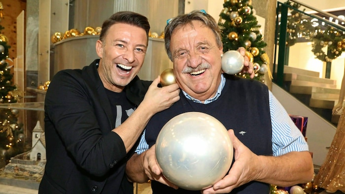 Marco Ventre und Mr. Musi Otto Lobenwein hatten bei der „Krone“-Aktion sichtlich Spaß.