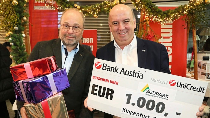 Südpark-Manager Heinz Achatz überreichte einen Scheck in Höhe von 1000 Euro.