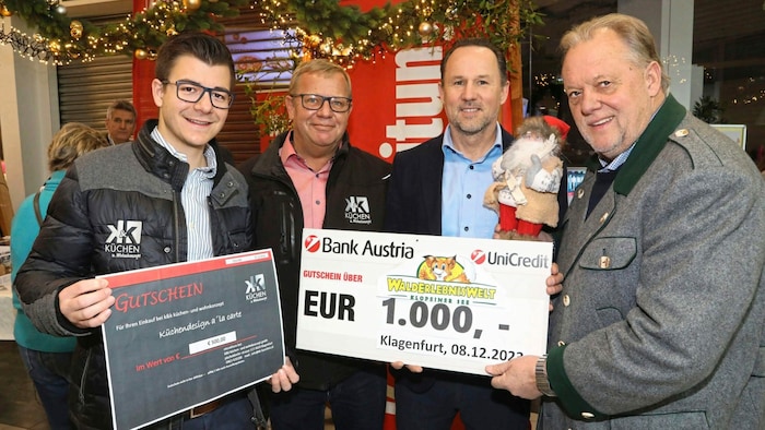 Das K&K-Küchen-Team Manfred Wadl und Johannes Kokarnig, Walderlebniswelt-Boss Siegfried Smetanig ...