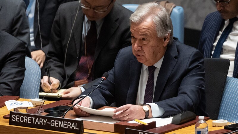 UNO-Generalsekretär António Guterres hat die Sparmaßnahmen erlassen. (Bild: APA/AFP/Yuki IWAMURA)