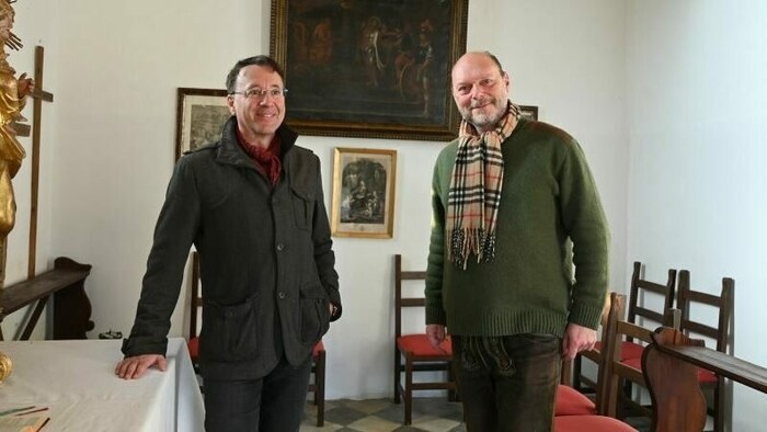 Restaurator Paul Rachle und Schlossverwalter Ernst Bauer.