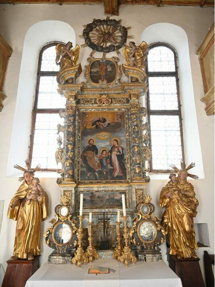 Die heilige Wanderschaft in der historischen Schloss-Kapelle.