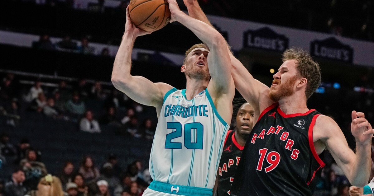 Bei Charlotte Dritte Pleite in Folge für Jakob Pöltl und