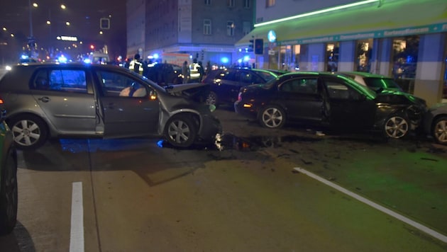 Erst nach mehreren Unfällen konnte der Lenker von den Beamten am Freitag gefasst werden.  (Bild: LPD Wien)