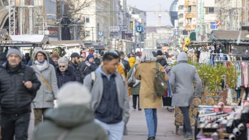 Die Favoritenstraße in Wien (Bild: APA/TOBIAS STEINMAURER)