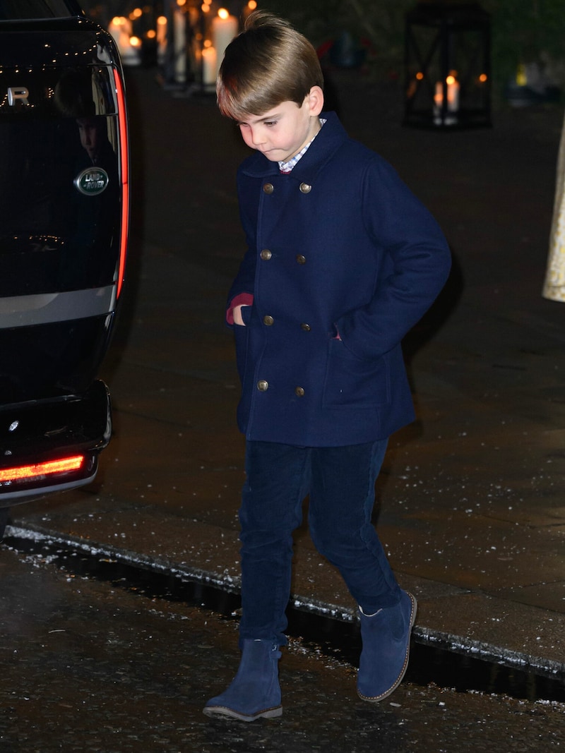 Ganz der Opa! Prinz Louis am Ende des Weihnachtskonzerts (Bild: Doug Peters / PA / picturedesk.com)