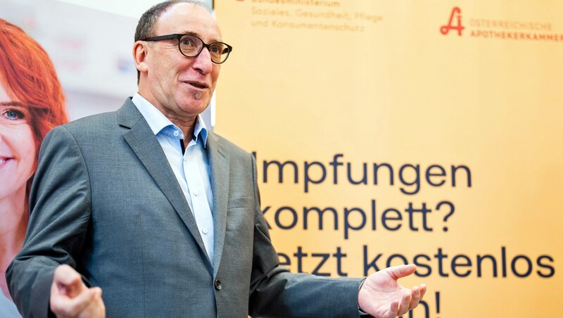 Der Gesundheitsminister stellt sich auf die Seite der Apotheker – und sich damit seinem Koalitionspartner entgegen. (Bild: APA/GEORG HOCHMUTH)